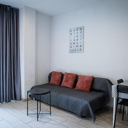 Apartamentos Comfort Calella Bagian luar foto