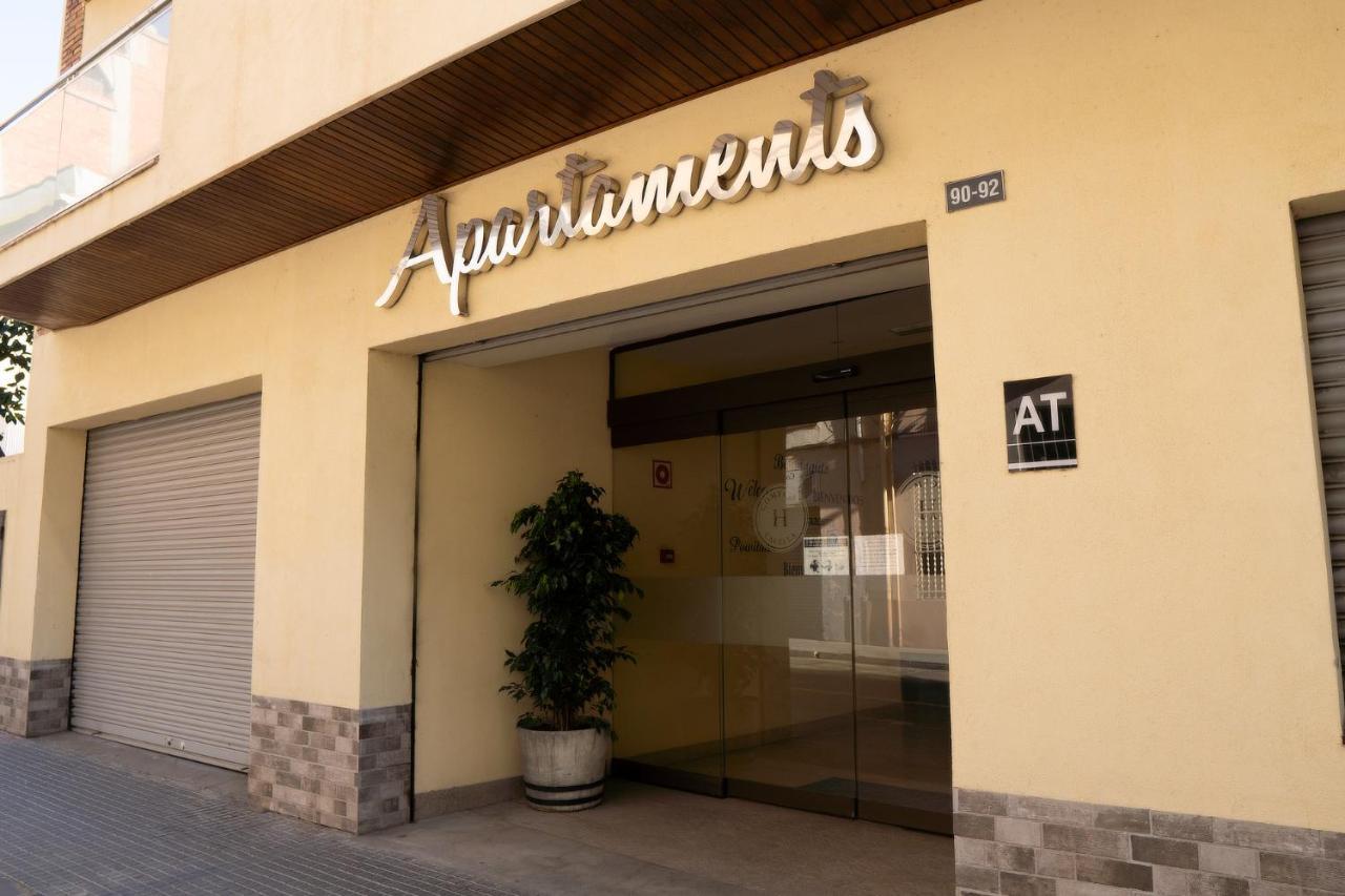 Apartamentos Comfort Calella Bagian luar foto