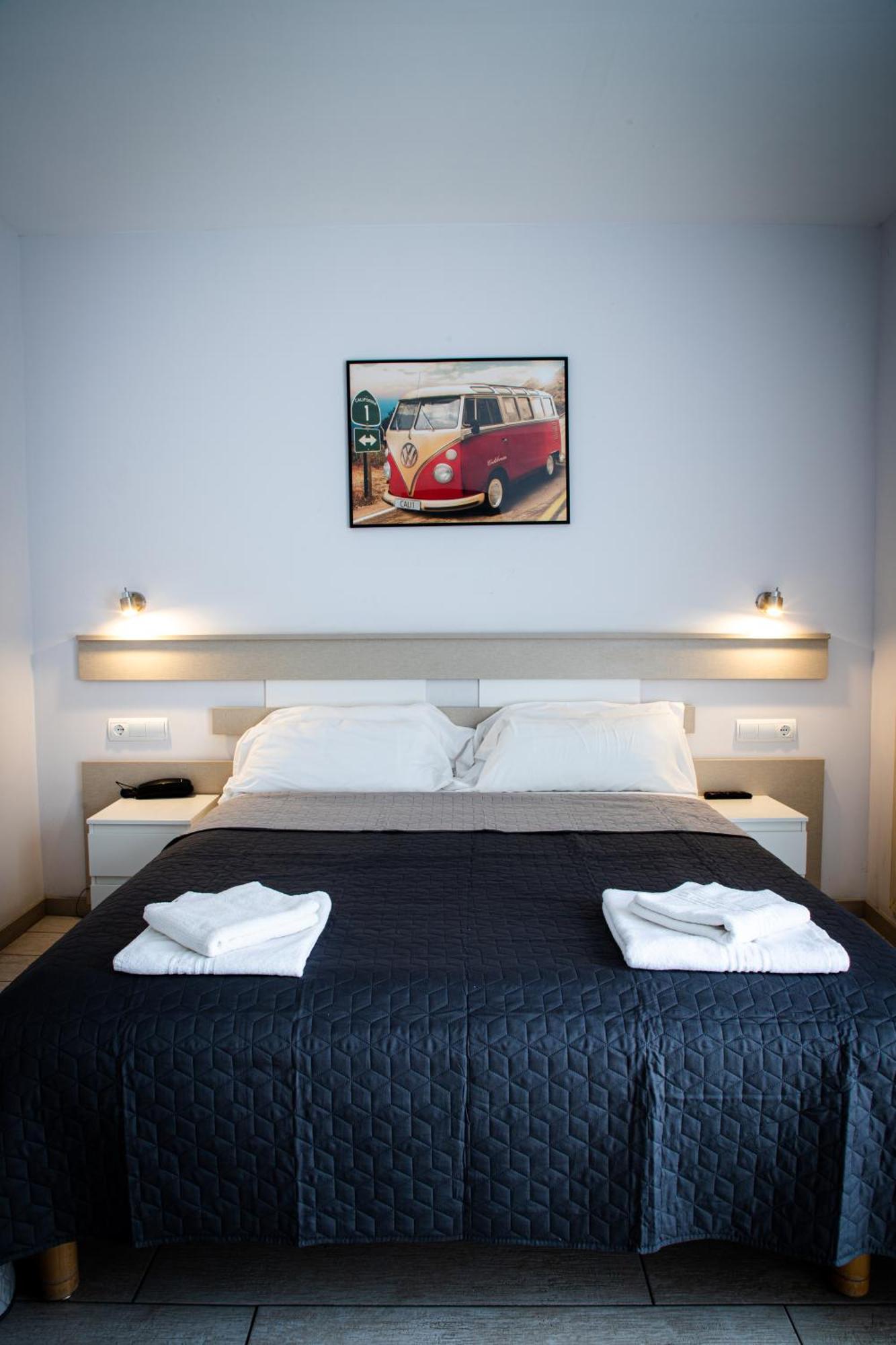 Apartamentos Comfort Calella Bagian luar foto