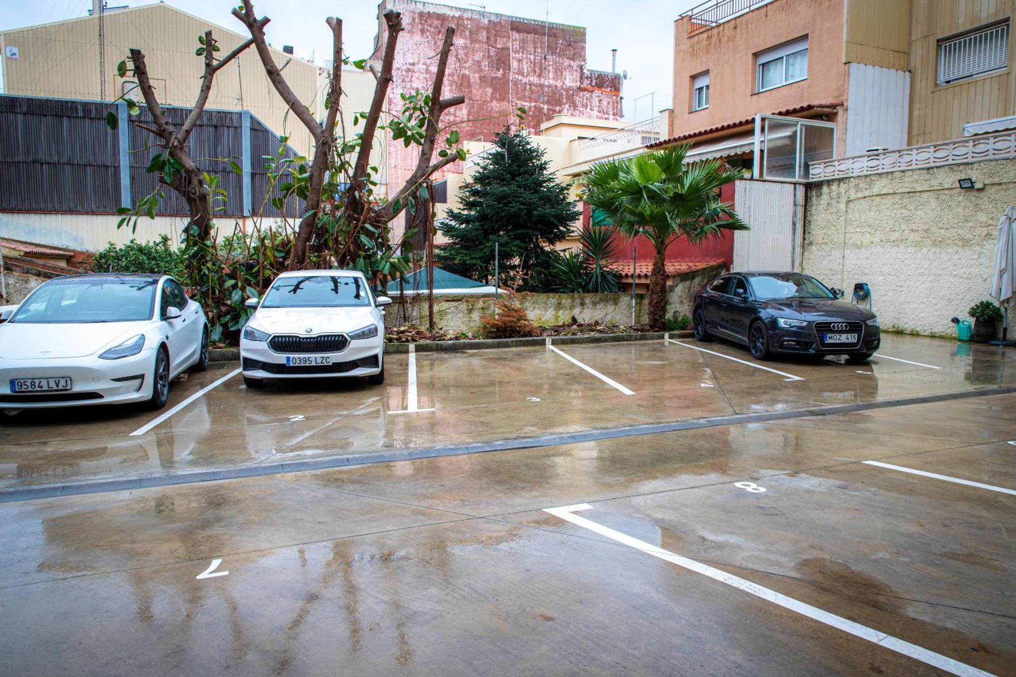 Apartamentos Comfort Calella Bagian luar foto