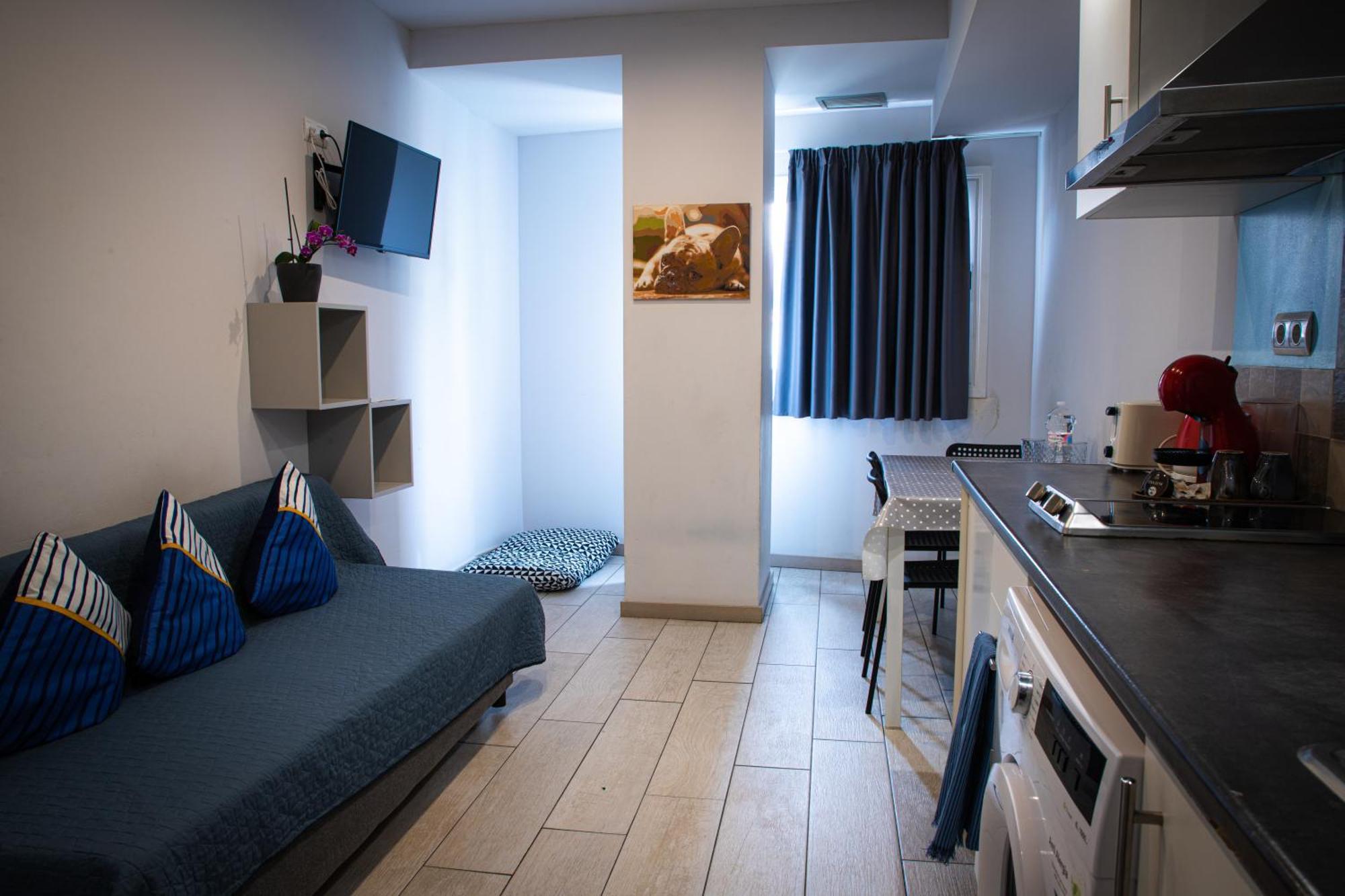 Apartamentos Comfort Calella Bagian luar foto