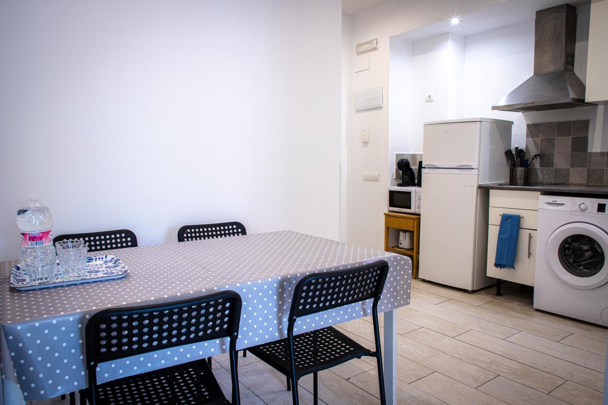 Apartamentos Comfort Calella Bagian luar foto