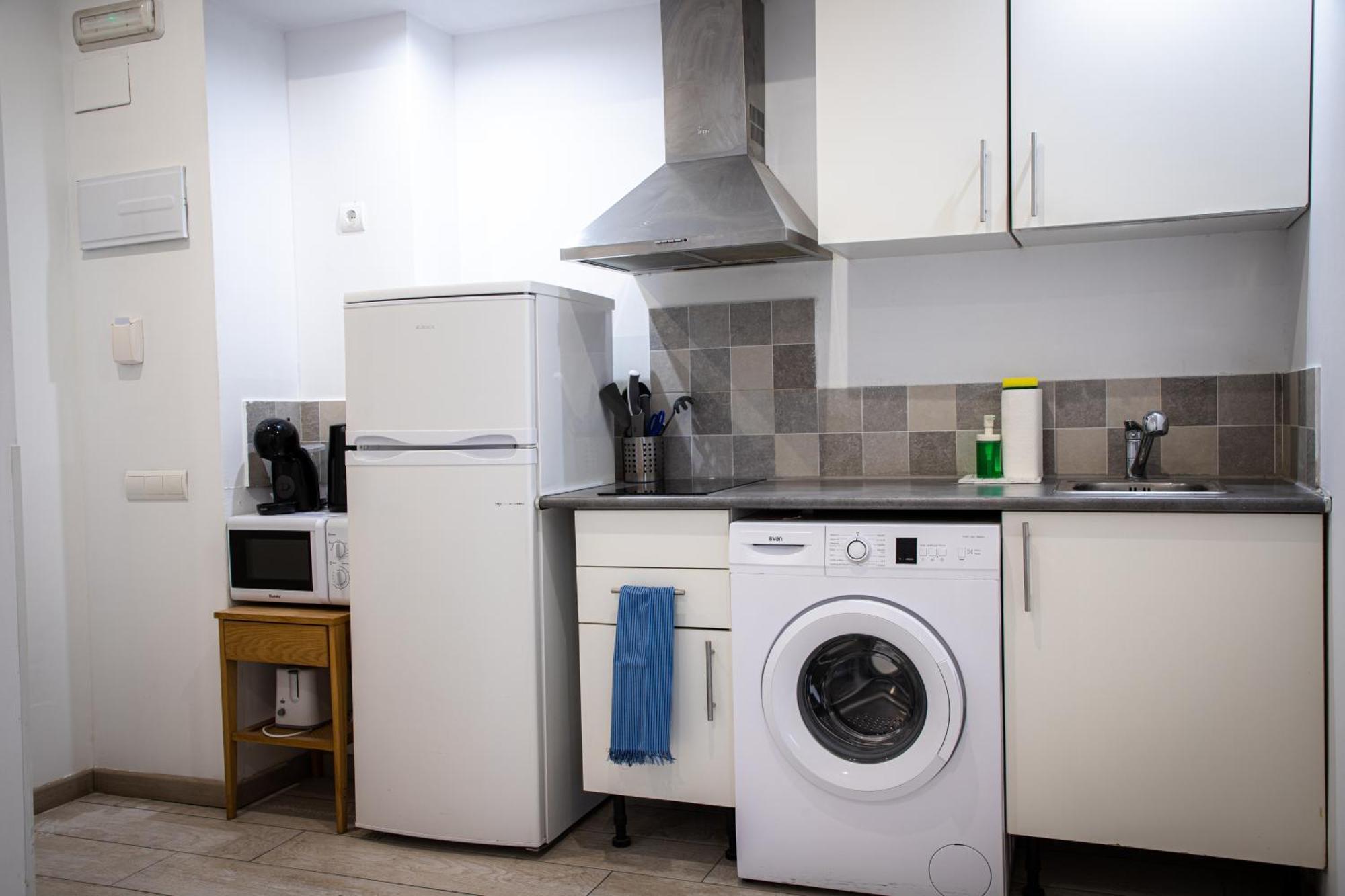 Apartamentos Comfort Calella Bagian luar foto