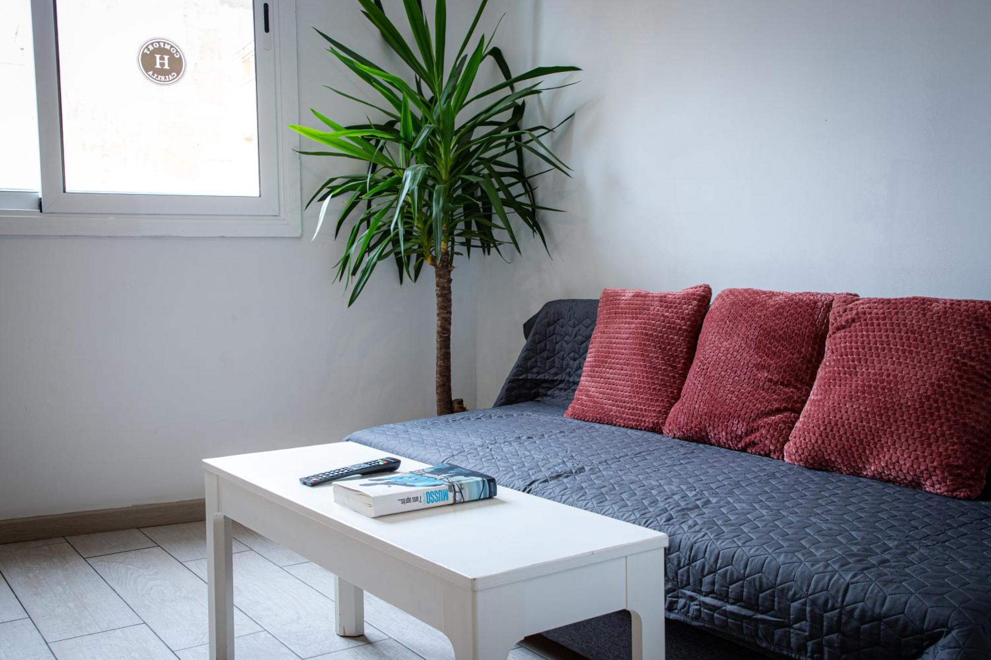 Apartamentos Comfort Calella Bagian luar foto