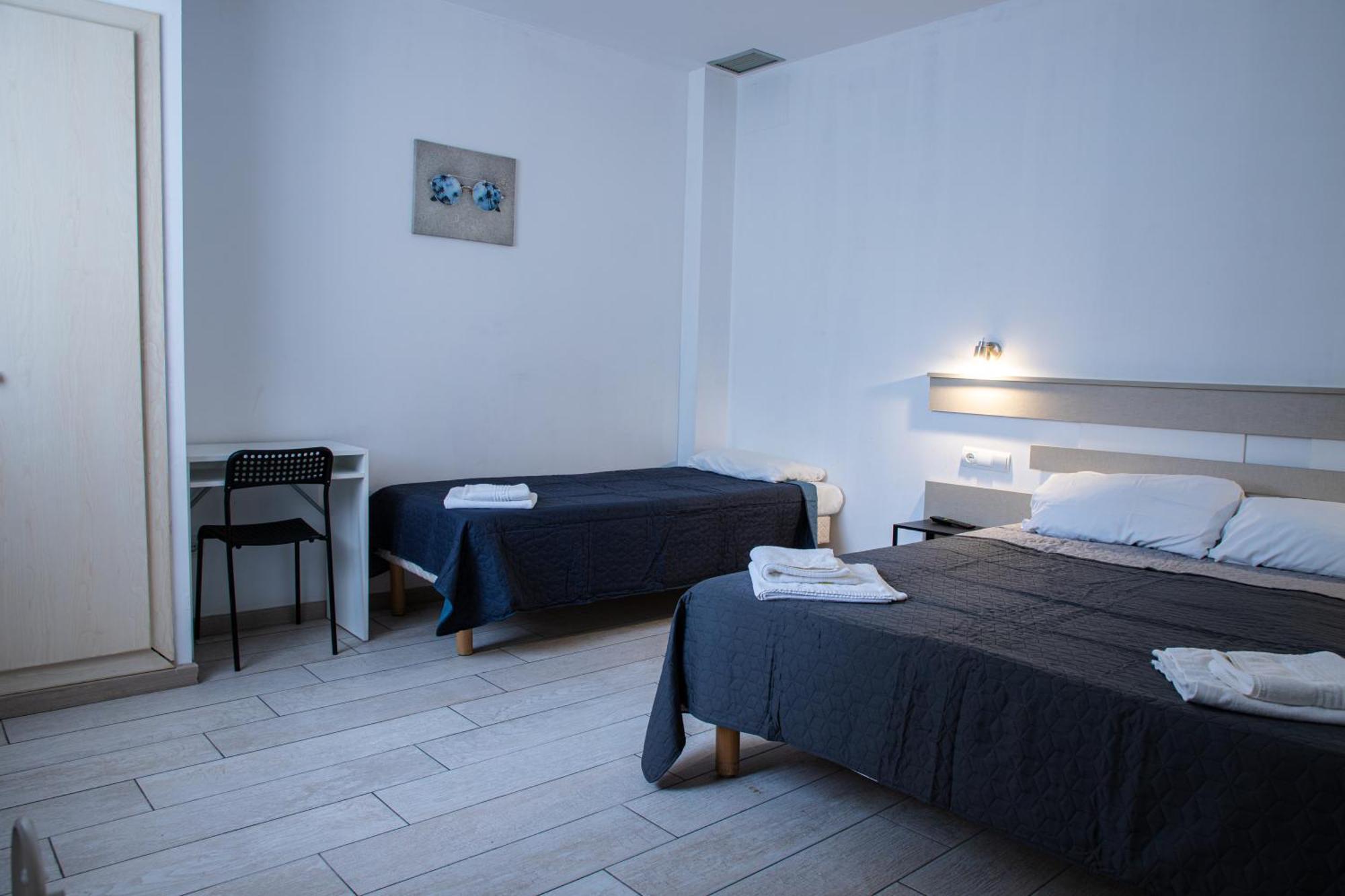 Apartamentos Comfort Calella Bagian luar foto
