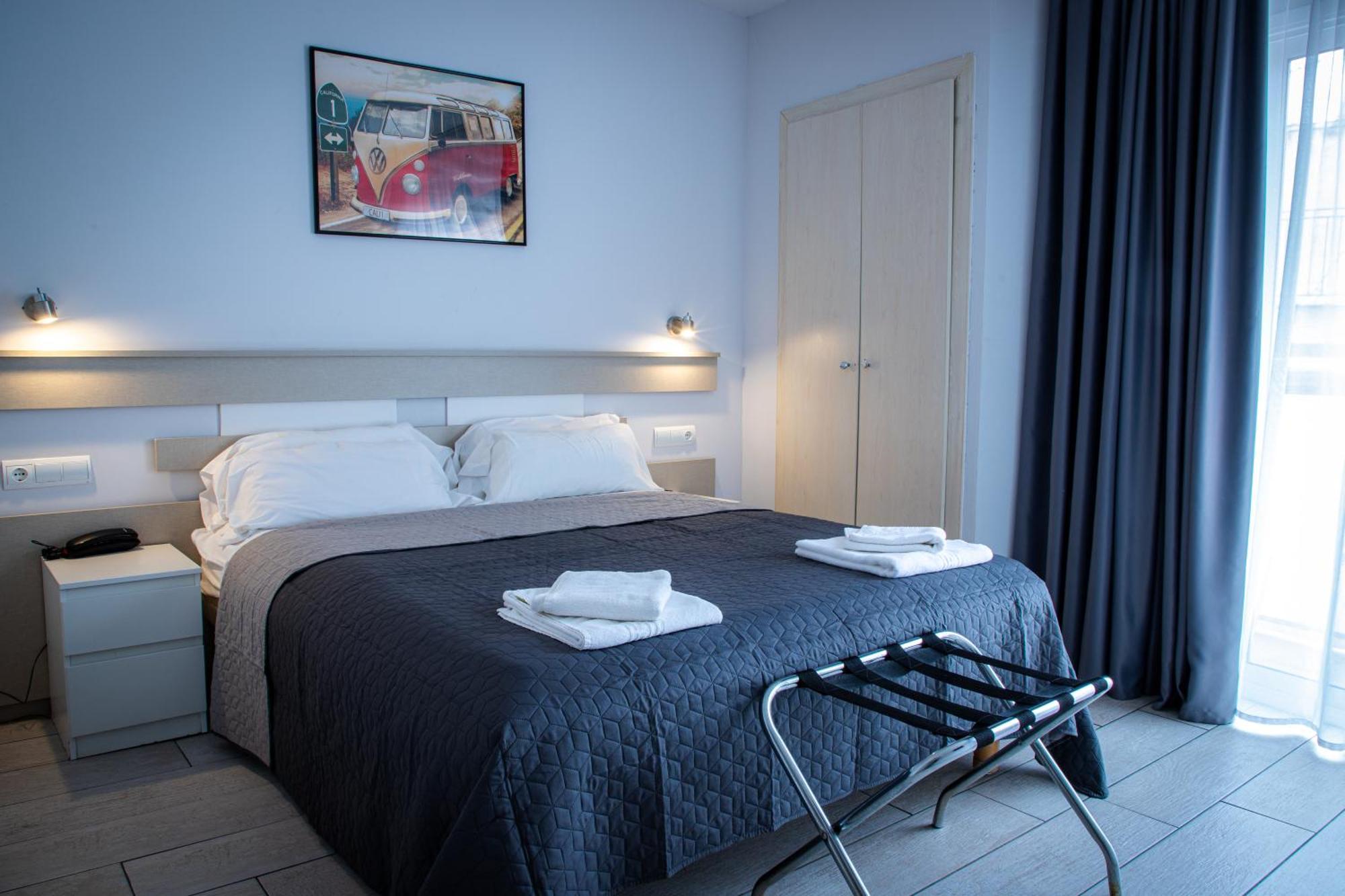 Apartamentos Comfort Calella Bagian luar foto